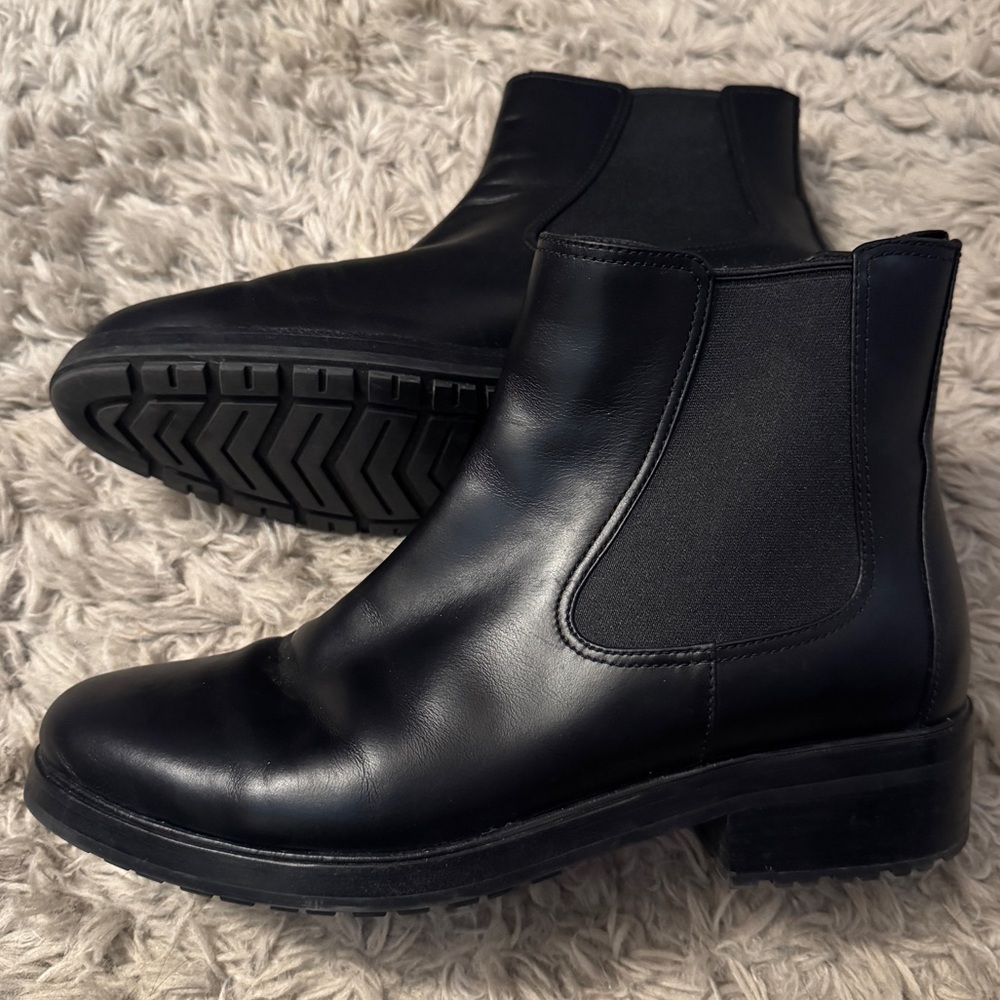Everlane Modern Utility Leather Chelsea Boots in Black Size 10